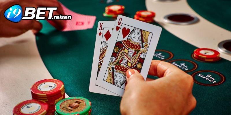 Giải thích chi tiết quy tắc rút lá thứ 3 trong Baccarat